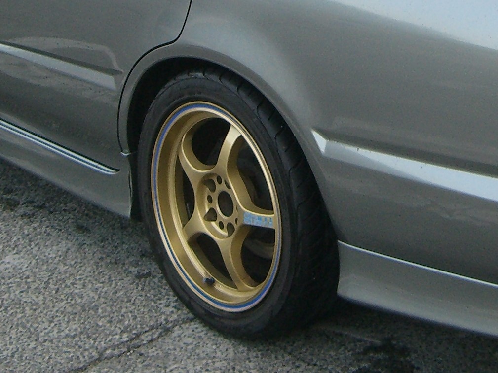 gram LIGHTS 17インチ ゴールドホイール 57C 2本セット