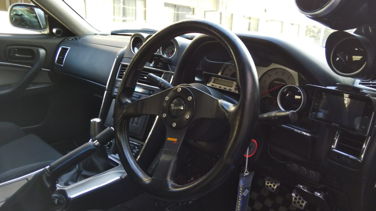 ER34の車検に伴い「momo CORSE 350mm」ステアリングに変更 | 吉平坂科